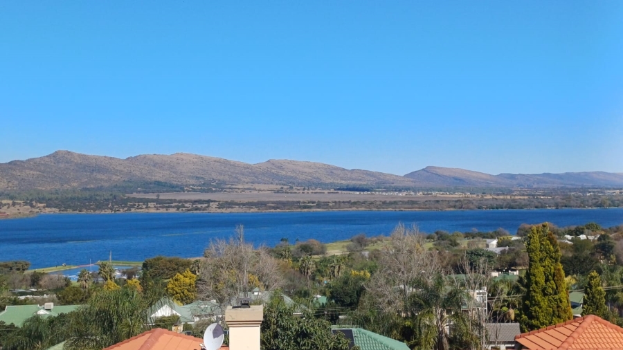 3 Bedroom Property for Sale in Kosmos Ridge North West